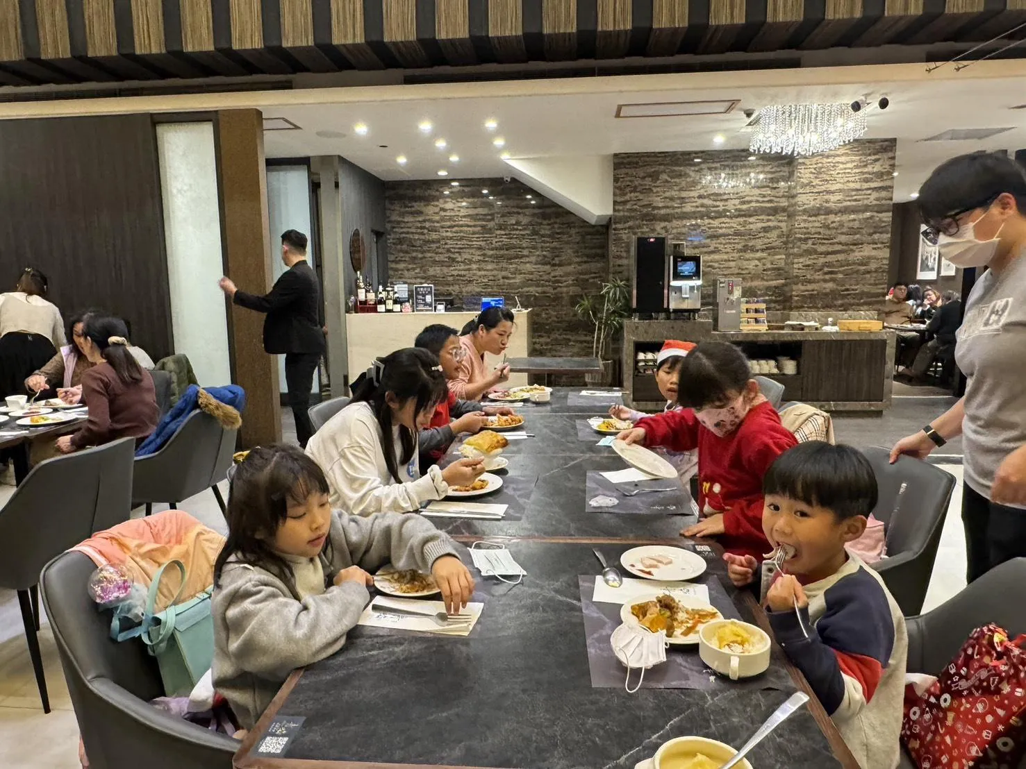 聖誕傳愛! 苗栗馥藝金鬱金香酒店點亮平安夜溫馨時刻