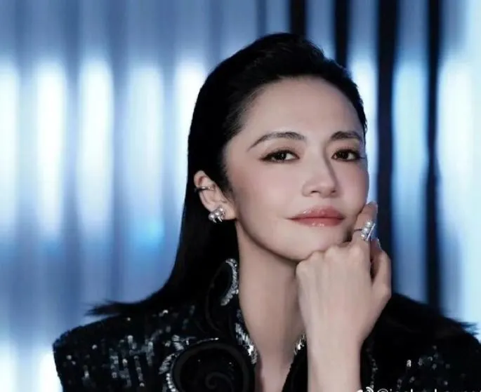 姚晨「官宣離婚」遭陸媒狠批!轟她「濫用權威詞彙」蹭流量