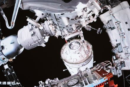 陸問天實驗艙「華麗轉身」　太空站「一」字型變為「L」型