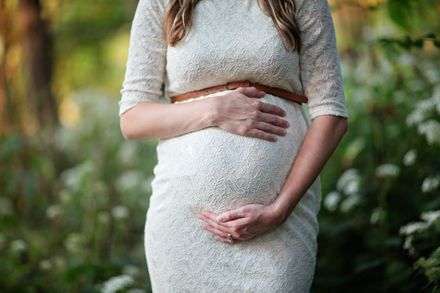 懷孕流產驚覺「自己是小三」！還遭正宮提告求償　她1招反擊討百萬