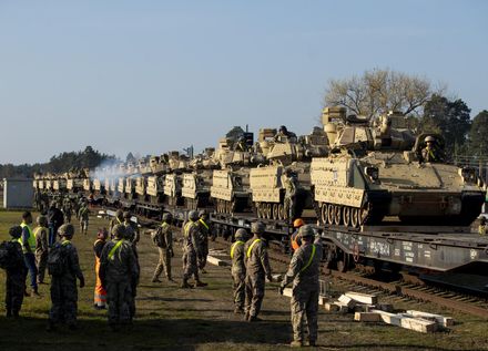 至今最大宗援助！美國軍援烏克蘭30億美元　含「坦克殺手」布萊德雷戰車