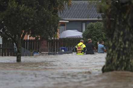 影/街道、機場全淹沒！南半球奧克蘭暴雨成災釀2死　市長宣佈進入緊急狀態