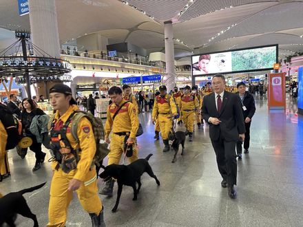 影/台灣搜救英雄回來了！土耳其機場響起5分鐘掌聲致謝