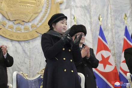 北韓領導人金正恩父女出席開工典禮　官媒稱女兒金珠愛「金總書記最愛的人」