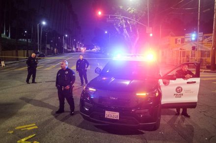 快訊/洛杉磯槍擊案3警中彈送醫　24輛警車圍捕！嫌犯被擊斃