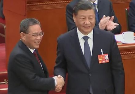 大陸兩會/李強當選國務院總理　與習近平及李克強握手致意