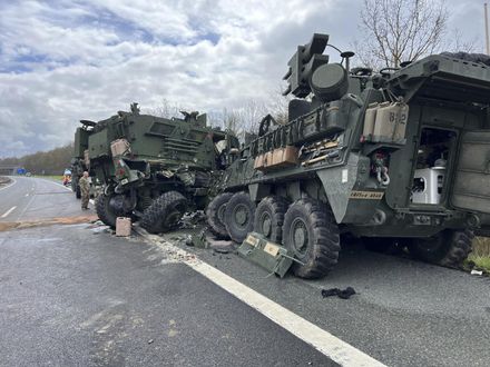 美軍裝甲車在德國高速公路發生追撞7人受傷　事故原因調查中