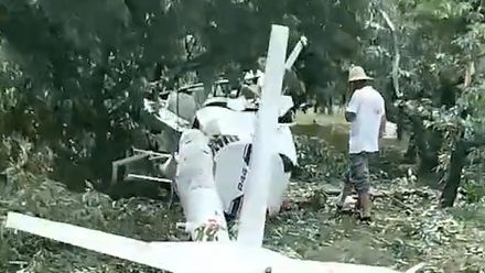 影/「機身對折」恐怖畫面曝！陝西景區驚傳直升機墜毀　網傳致遊客3死1傷