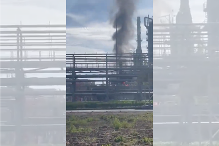 影/俄煉油廠再遭無人機攻擊　2天內第二次爆炸