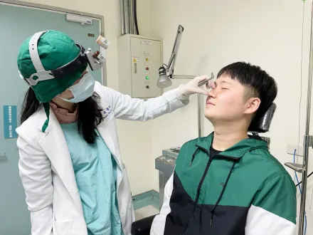 嚴重的鼻中膈彎曲!韓國男大生長期鼻塞經手術康復　感動表示：終於體會呼吸順暢的感覺