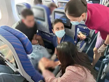 只睡2小時！12歲童搭機突「口吐白沫」　緊急滑回停機坪170乘客無怨言