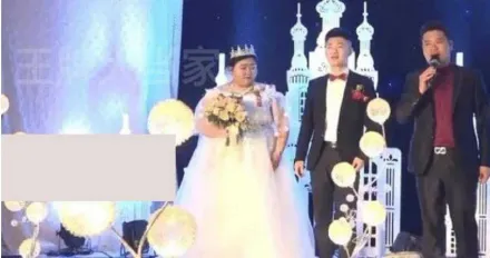重量級！4壯漢抬「新娘180公斤」進婚禮…猙獰喊：撐不住　新郎表情曝光