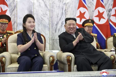 金正恩偕愛女出席北韓建國75周年閱兵式　中俄領導人致電祝賀展好交情