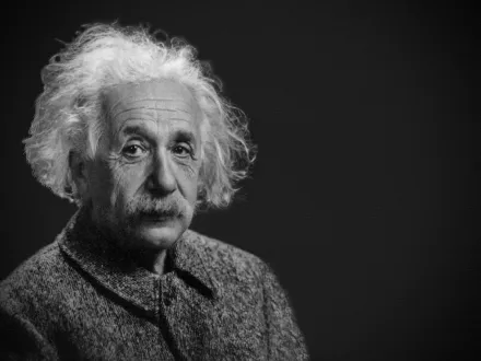 只要2元！陸網熱銷近10萬個「愛因斯坦的腦子」　下單後直接在腦中「長出來」