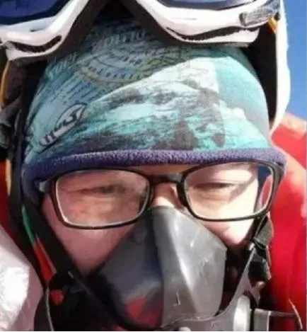 登頂聖母峰後...男子怒控遭嚮導丟包「無氧攀爬2天下山」奇蹟獲救