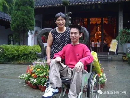 曾獲封「最美殘疾人」！陸漸凍症網紅卓君逝世　享年40歲
