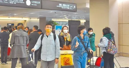 多類病毒襲陸！呼吸道疾病升溫　北京地鐵超過一半的人口罩不敢脫