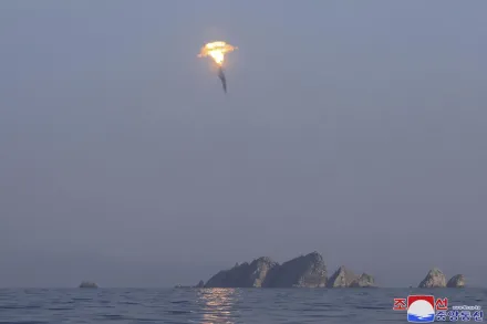 快訊/北韓朝東海方向發射彈道飛彈　日本防衛省預估飛彈將落在日經濟海域外