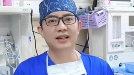 46歲陸網紅名醫凌晨猝死　「過勞感冒」心肌梗塞亡...2天前才拍片