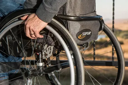 美退伍軍人假裝坐輪椅長達20年　騙取福利補助超過2千萬