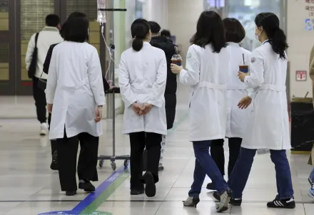 南韓上千名醫師集體請辭醫療現場陷危機　重大手術無限期延後