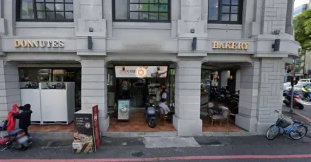 獨居老人悲歌！台南「常客阿伯」開店待到打烊　露天咖啡位坐著離世