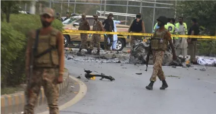 巴基斯坦炸彈客開貨車衝撞！陸工程師車隊遇襲　5公民喪命
