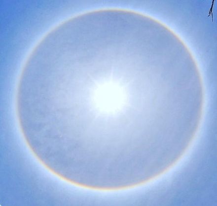 太陽周圍現「七彩光圈」！氣象署曝「日暈」知識　專家示警：勿肉眼直視